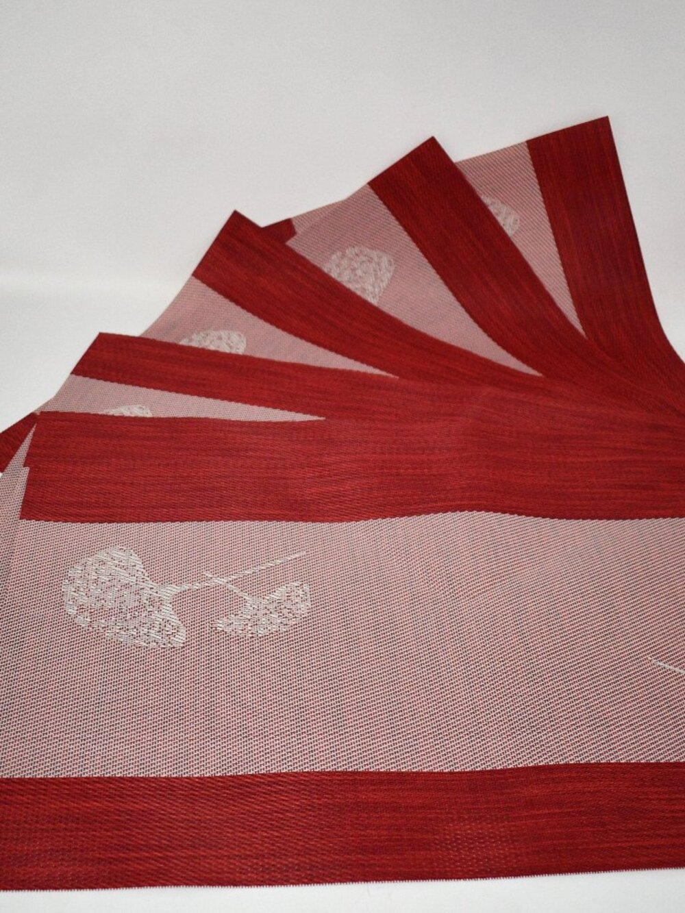 DEERYARD 6 Woven Placemats 17.5"x11.8" PVC PET Heat Resistant Eco-Friendly, Red